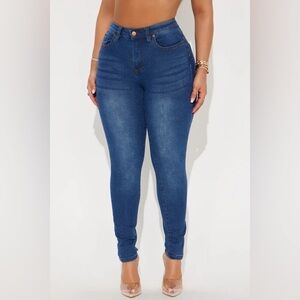 Brand New with Tag Dark Wash Fashion Nova Vibe Check Curvy Stretch Skinny Jeans